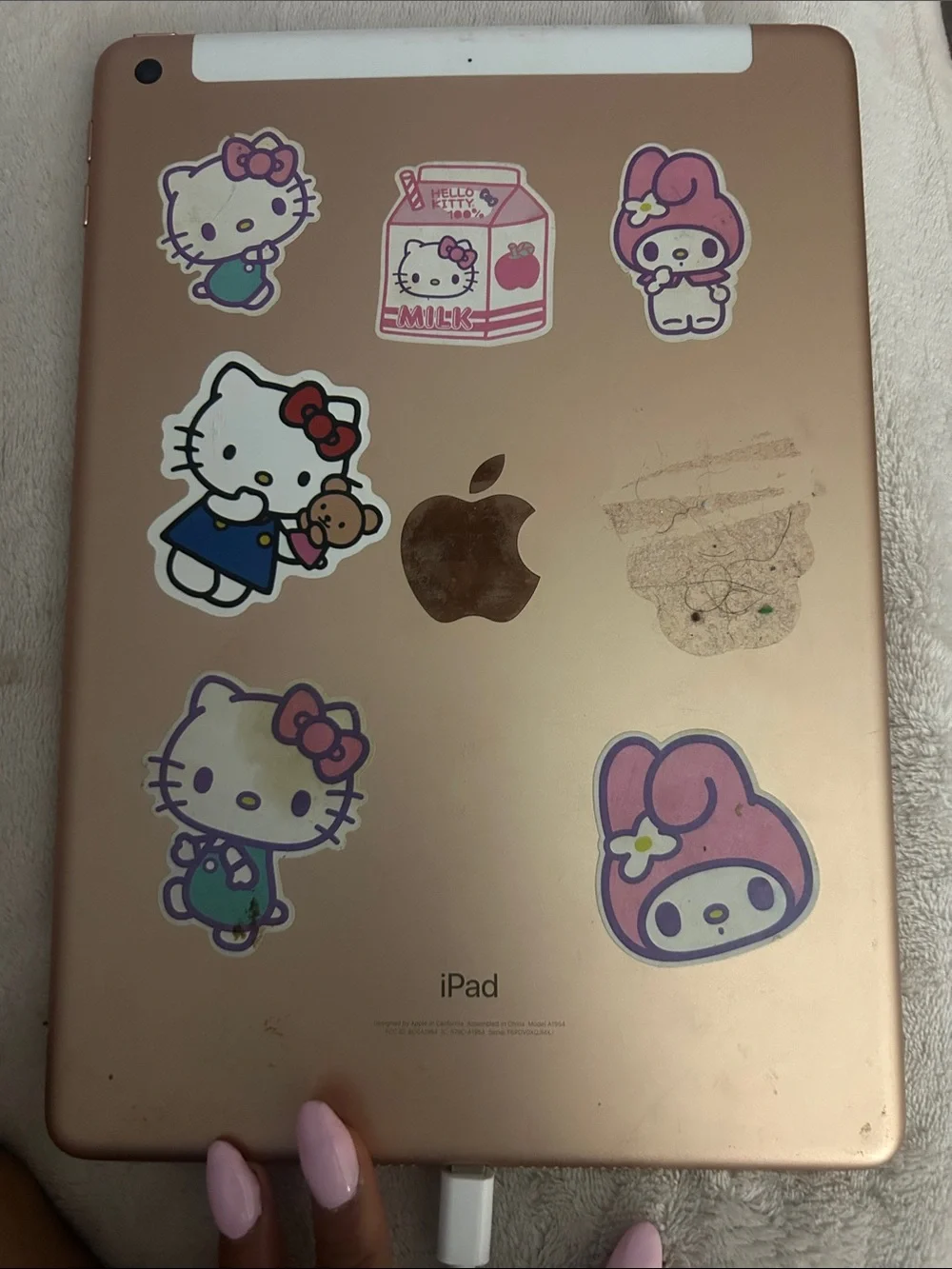 Doesnt turn on!! Apple Tablet with White Bezel and Black Display